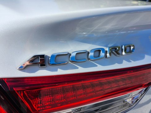Certified 2022 Honda Accord LX image 11