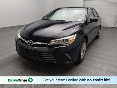 Used 2016 Toyota Camry LE image 1
