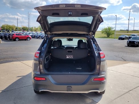 Used 2016 Jeep Cherokee Limited w/ Technology Group image 11