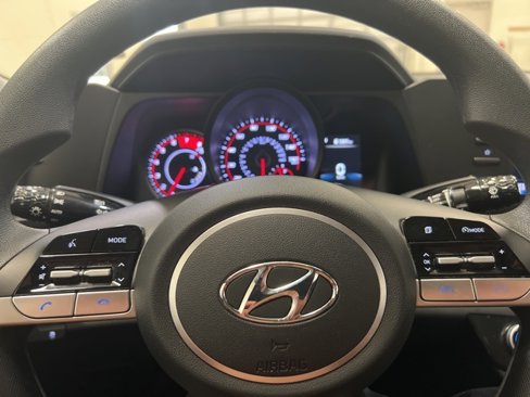 Used 2023 Hyundai Elantra SEL image 22