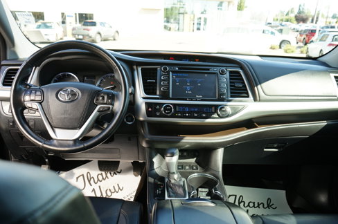 Used 2018 Toyota Highlander XLE image 22