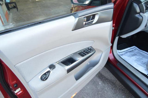 Used 2011 Subaru Forester 2.5X Premium w/ All-Weather Pkg image 54