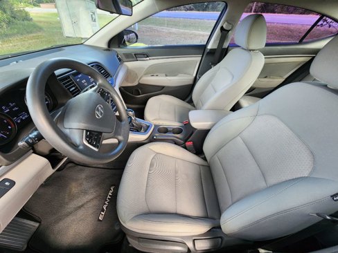 Used 2017 Hyundai Elantra SE image 8