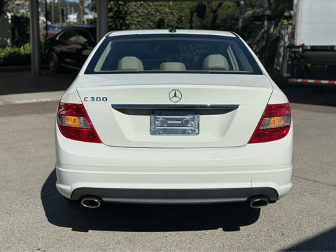 Used 2011 Mercedes-Benz C 300 Sport image 4