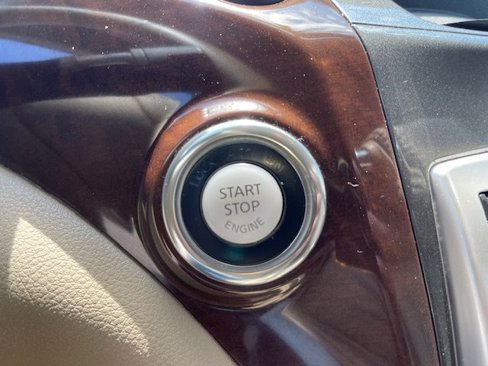 Used 2012 Nissan Quest SL image 25