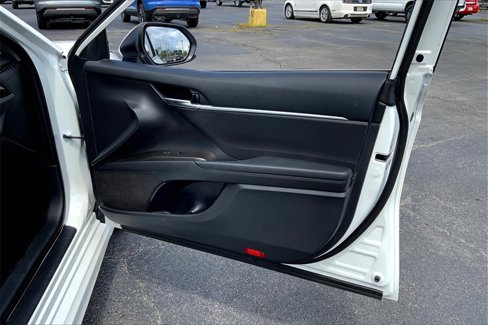 Used 2021 Toyota Camry SE image 25
