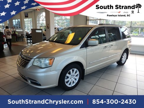 Used 2014 Chrysler Town & Country Touring image 1