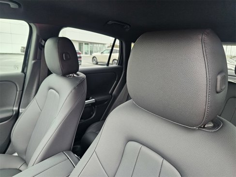 New 2025 Mercedes-Benz GLA 250 image 17
