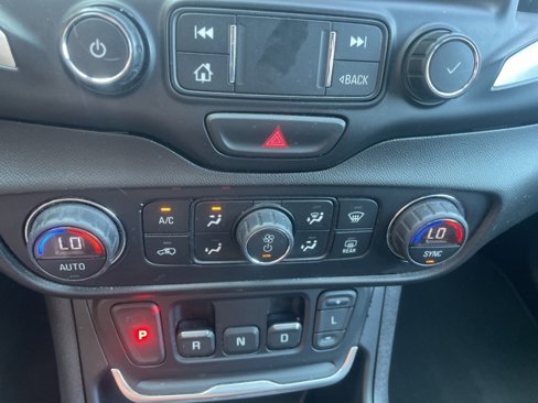 Used 2020 GMC Terrain SLE image 42