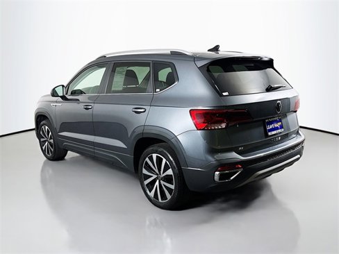 Used 2023 Volkswagen Taos SE image 5