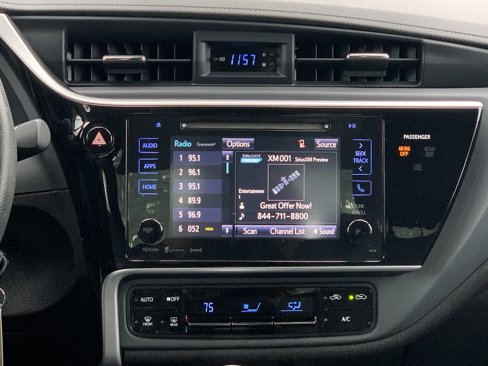 Used 2017 Toyota Corolla LE image 31
