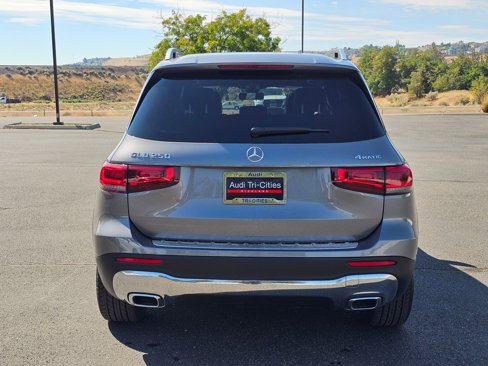 Used 2023 Mercedes-Benz GLB 250 4MATIC image 5