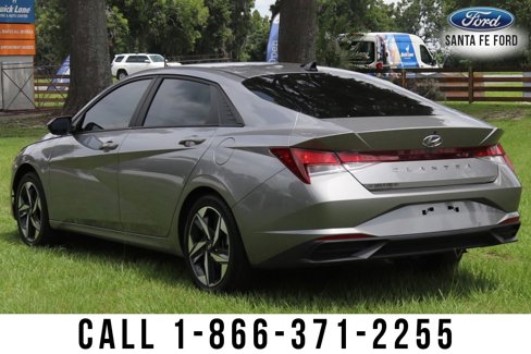 Used 2023 Hyundai Elantra SEL w/ Convenience Package image 6
