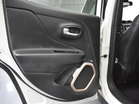 Used 2017 Jeep Renegade Limited image 16