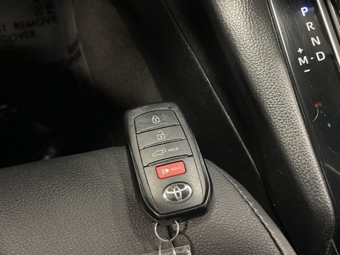 Used 2023 Toyota Corolla Cross XLE w/ Convenience Package image 28