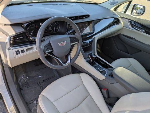 Used 2022 Cadillac XT6 Premium Luxury image 11