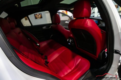 Used 2022 Alfa Romeo Giulia Veloce image 14