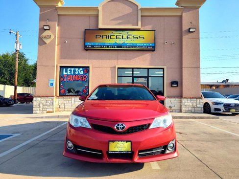 Used 2012 Toyota Camry SE image 2