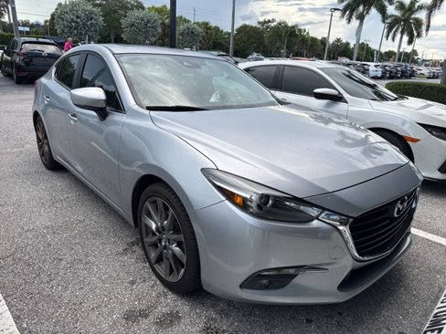 Used 2018 MAZDA MAZDA3 Grand Touring image 2