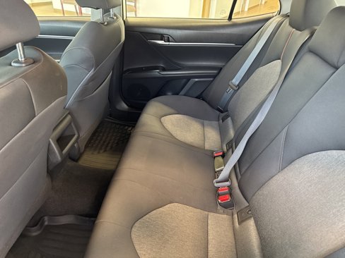 Used 2019 Toyota Camry LE image 14