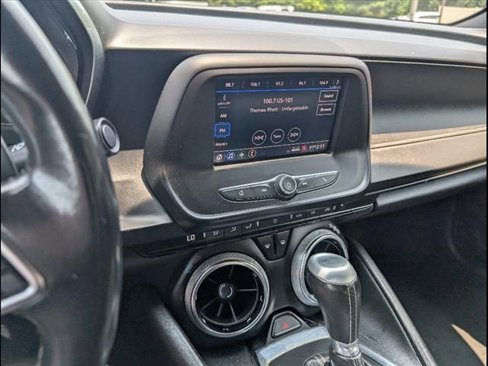 Used 2020 Chevrolet Camaro LT image 20