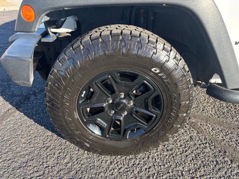 Used 2015 Jeep Wrangler Sport image 15