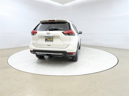 Used 2017 Nissan Rogue SV image 6