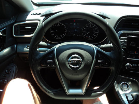 Used 2022 Nissan Maxima SV image 9