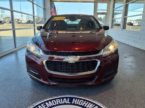 Used 2015 Chevrolet Malibu LT w/ Power Convenience Package image 2