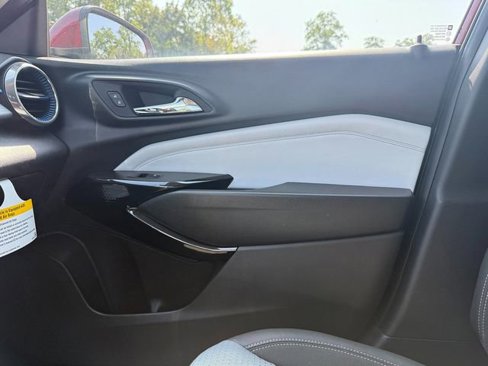 New 2025 Chevrolet Trax LT w/ Driver Confidence Package image 31