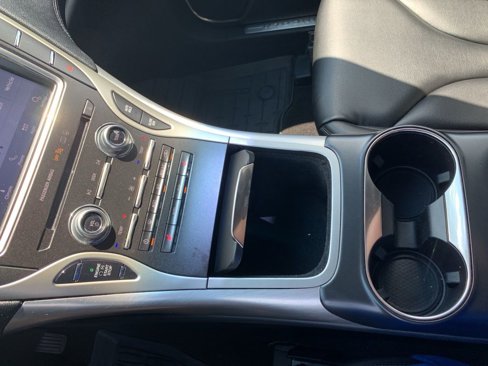 Used 2019 Lincoln Nautilus Premier image 26
