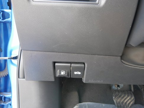 Used 2021 Nissan Versa SV image 18