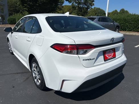 Used 2023 Toyota Corolla LE image 7
