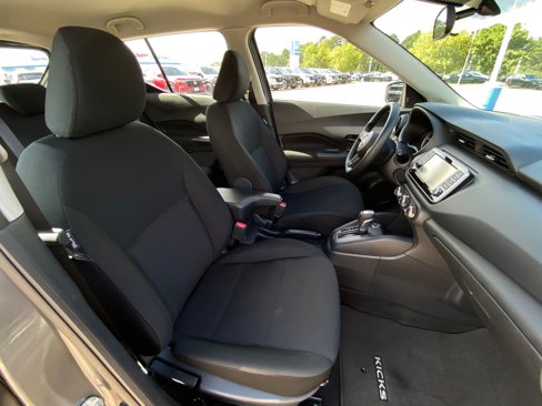 Used 2025 Nissan Kicks Play S image 13