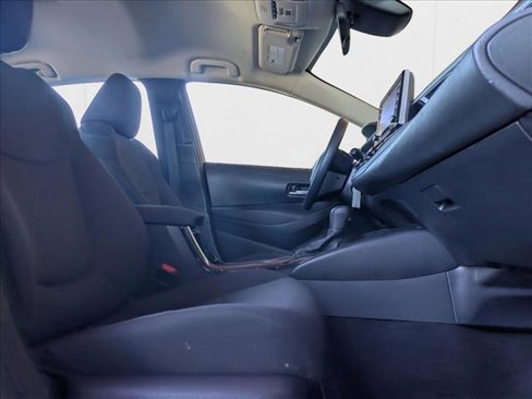 Used 2021 Toyota Corolla LE image 19