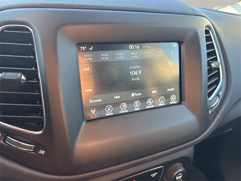 Used 2017 Jeep Compass Latitude w/ Popular Equipment Group image 13