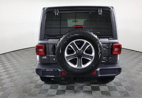 Used 2019 Jeep Wrangler Unlimited Sahara image 6
