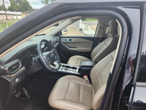 Certified 2022 Ford Explorer Limited w/ Equipment Group 301A image 7