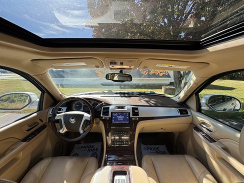Used 2012 Cadillac Escalade ESV Luxury image 21