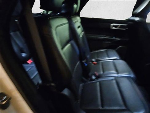 Used 2020 Ford Explorer XLT w/ Equipment Group 202A image 21