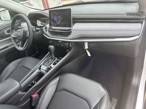 Certified 2022 Jeep Compass Latitude image 12