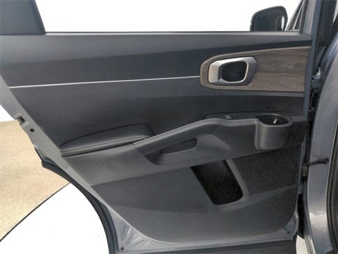 Used 2021 Kia Sorento EX w/ Panoramic Sunroof Package image 39