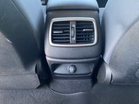 Used 2019 Kia Sorento L image 13