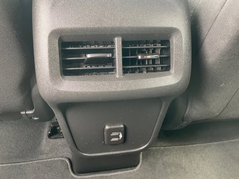 Used 2019 Chevrolet Equinox LT image 18