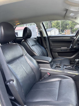 Used 2009 Chrysler 300 Touring image 21