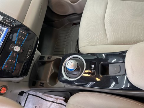Used 2012 Nissan Leaf SL image 30