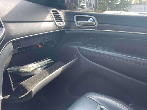 Used 2019 Jeep Grand Cherokee Limited image 34