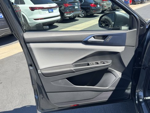 Used 2023 Volkswagen Taos SE w/ Panoramic Sunroof Package image 14