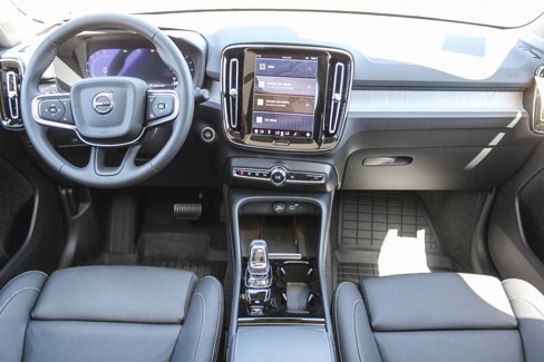 Used 2024 Volvo XC40 B5 Plus w/ Climate Package image 12