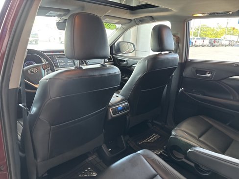 Used 2019 Toyota Highlander XLE image 27